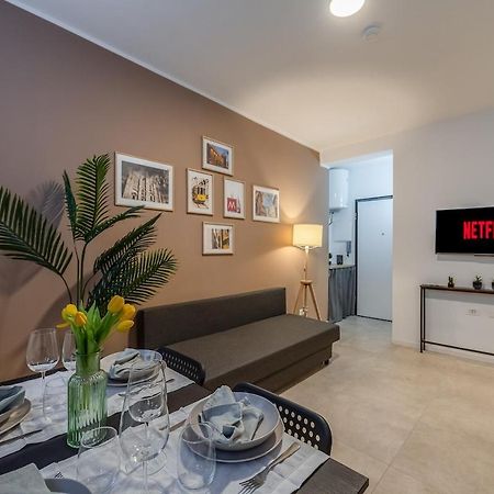 Authentic Private Flat 2 Min From Navigli Apartment Milan Bagian luar foto