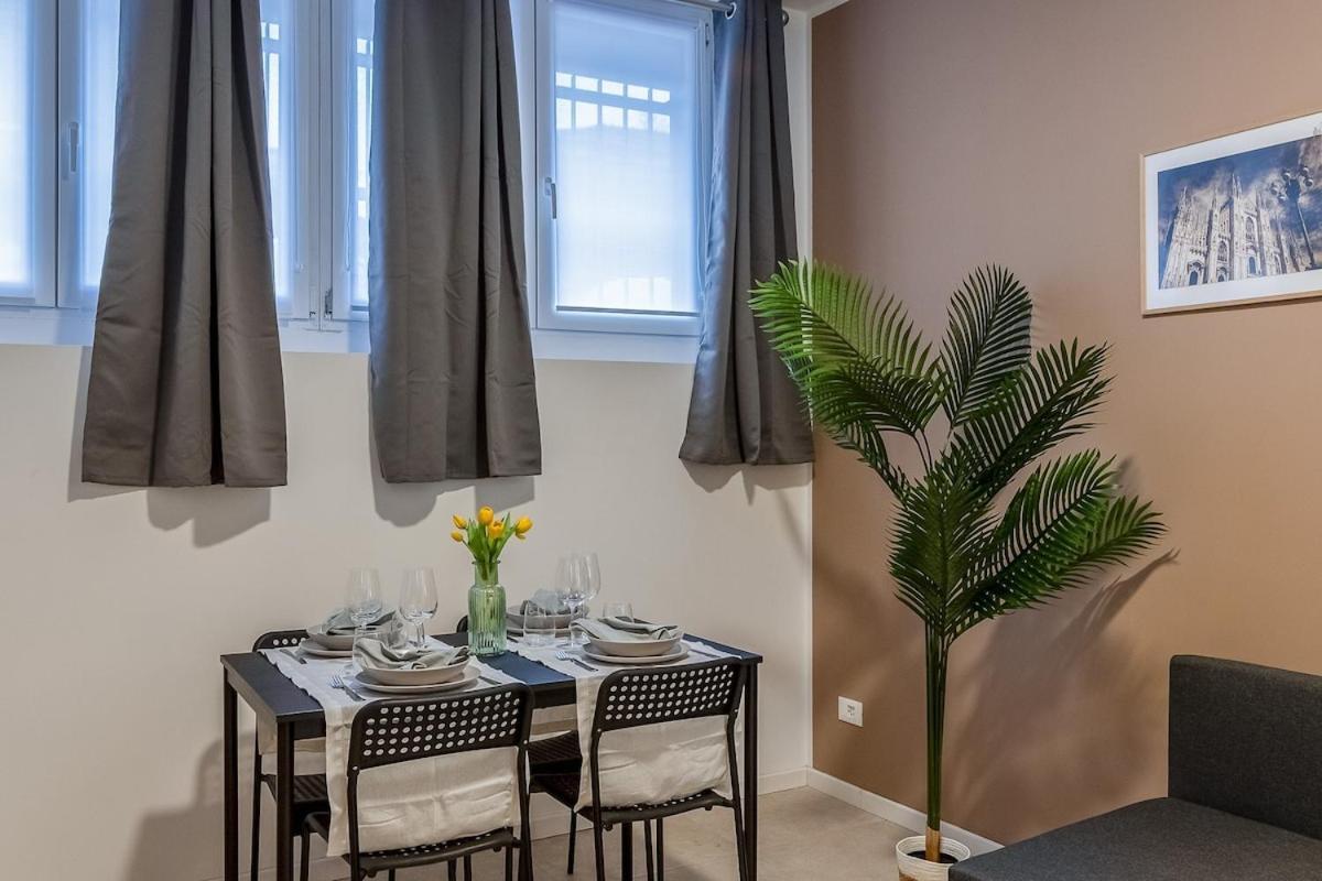 Authentic Private Flat 2 Min From Navigli Apartment Milan Bagian luar foto